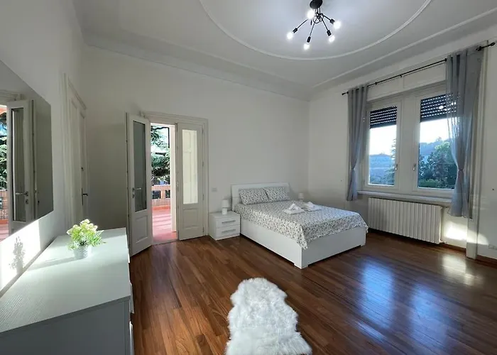 Bg President Con Parcheggio - Vista Citta Alta بيرغامو