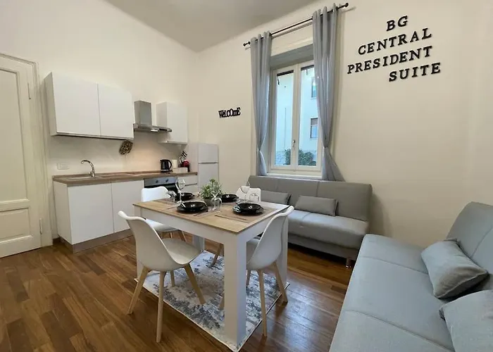 Bg President Con Parcheggio - Vista Citta Alta بيرغامو